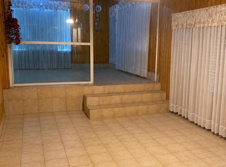 Casa · 974m² · 6 Ambientes · 2 Cocheras