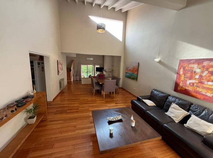 Casa · 348m² · 1 Ambiente · 2 Cocheras