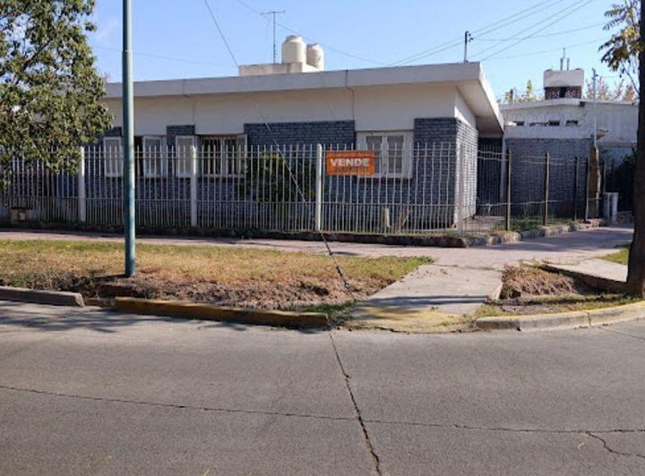 Casa · 111m² · 4 Ambientes · 1 Cochera