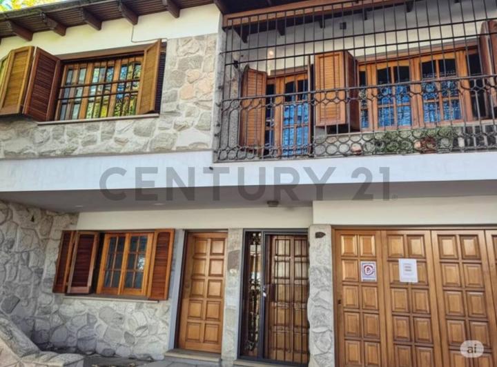 Casa · 109m² · 9 Ambientes · 1 Cochera