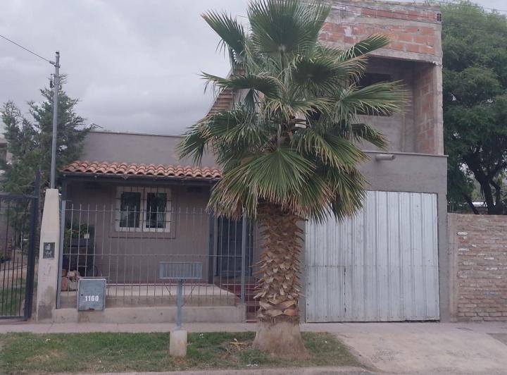 Casa · 180m² · 5 Ambientes · 1 Cochera