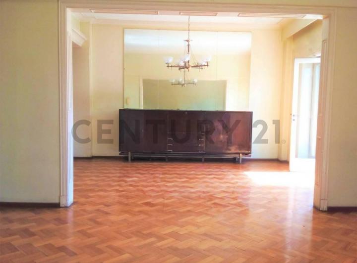 Departamento · 194m² · 5 Ambientes · 1 Cochera