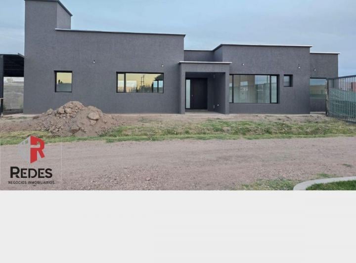 Casa · 200m² · 7 Ambientes · 1 Cochera