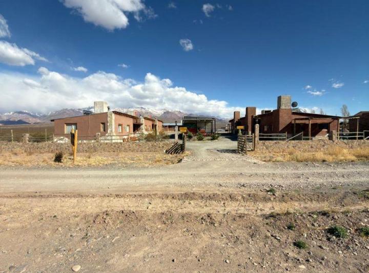 Hotel · 370m² · 9 Dormitorios