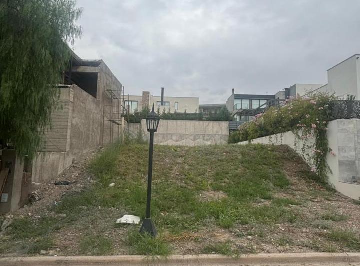 Terreno · 300m²
