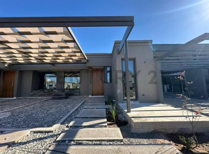 Departamento · 83m² · 4 Ambientes · 1 Cochera