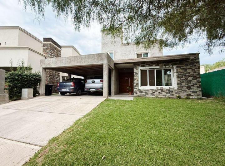 Casa · 180m² · 6 Ambientes · 2 Cocheras