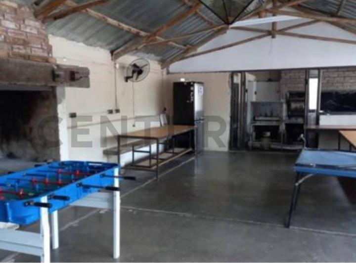 Casa · 250m² · 4 Ambientes · 3 Cocheras