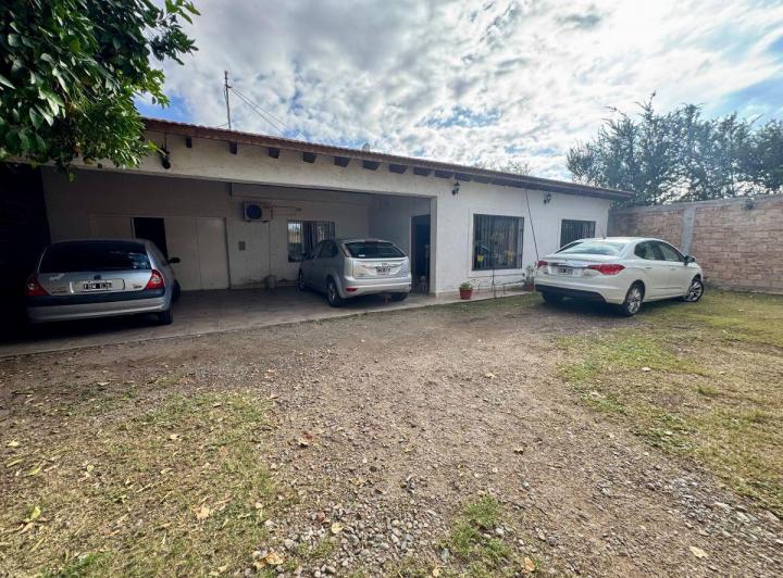 Casa · 320m² · 4 Ambientes · 3 Cocheras