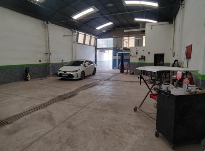 Bodega-Galpón · 254m² · 30 Cocheras