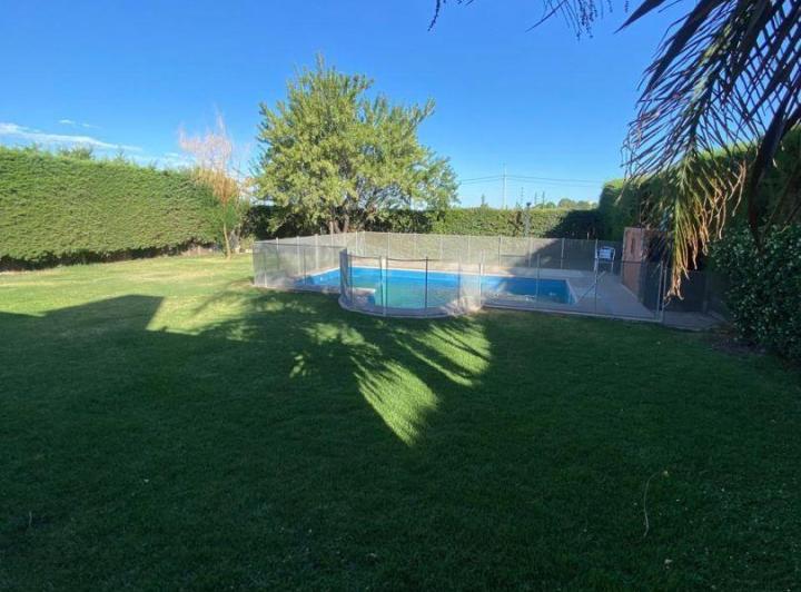 Casa · 245m² · 7 Ambientes · 2 Cocheras