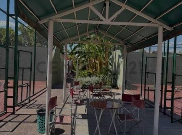 Local comercial · 761m² · 3 Dormitorios · 5 Cocheras