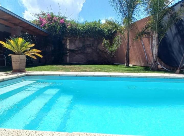 Casa · 180m² · 3 Dormitorios
