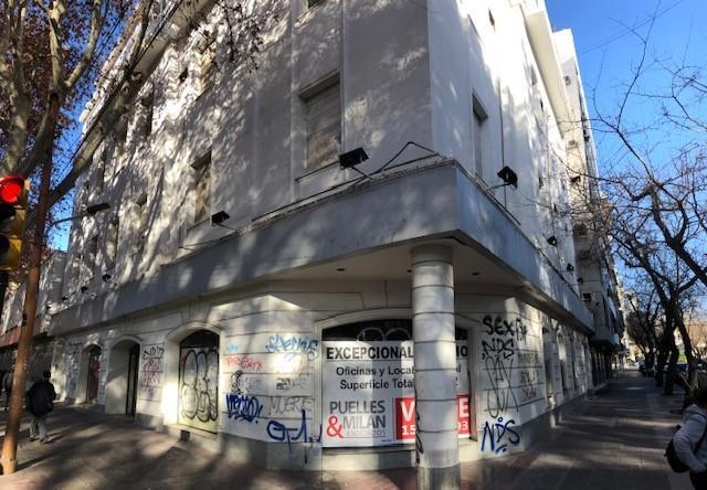 Edificio · 2400m²