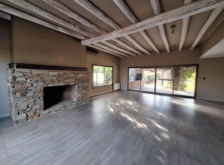 Casa · 280m² · 3 Dormitorios