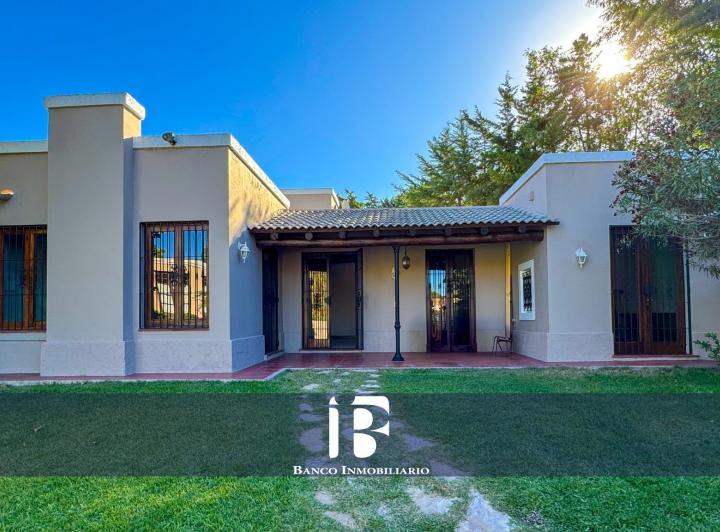 Casa · 151m² · 7 Ambientes · 2 Cocheras