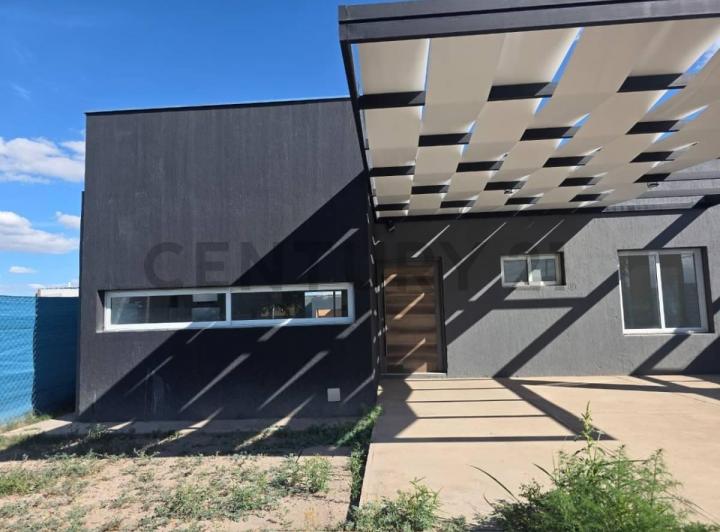 Casa · 150m² · 5 Ambientes · 2 Cocheras