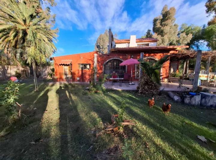 Casa · 220m² · 9 Ambientes