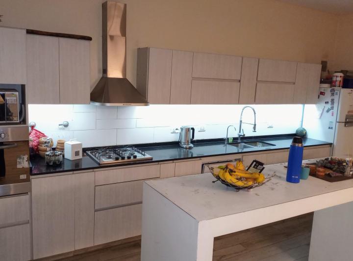 Casa · 290m² · 5 Dormitorios · 2 Cocheras