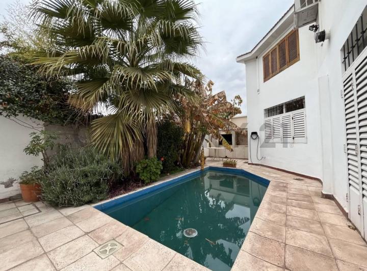 Casa · 287m² · 4 Dormitorios · 1 Cochera