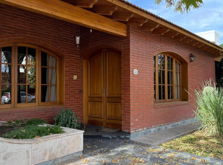 Casa · 229m² · 4 Ambientes · 3 Cocheras