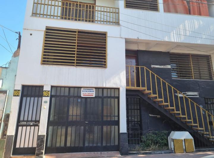 Casa · 241m² · 6 Ambientes · 1 Cochera