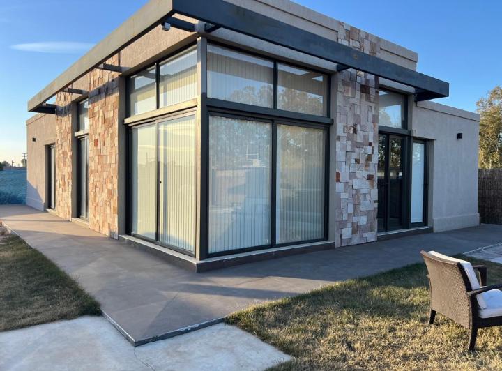 Casa · 200m² · 3 Dormitorios · 2 Cocheras