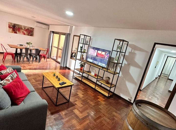 Departamento · 127m² · 6 Ambientes · 1 Cochera
