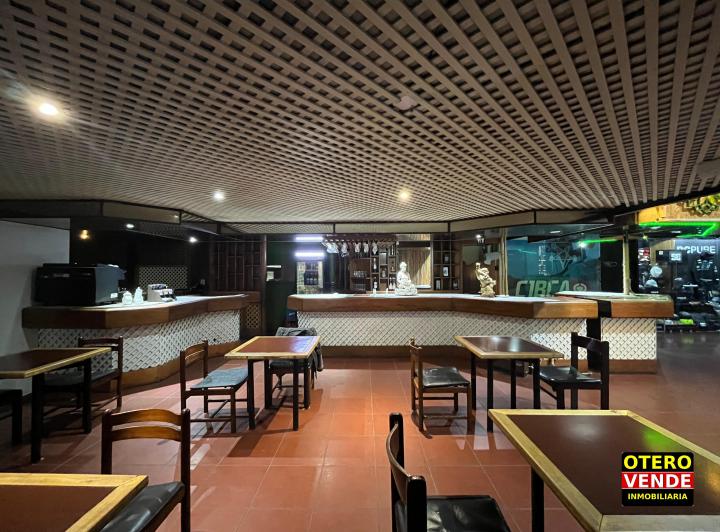 Local comercial · 238m²