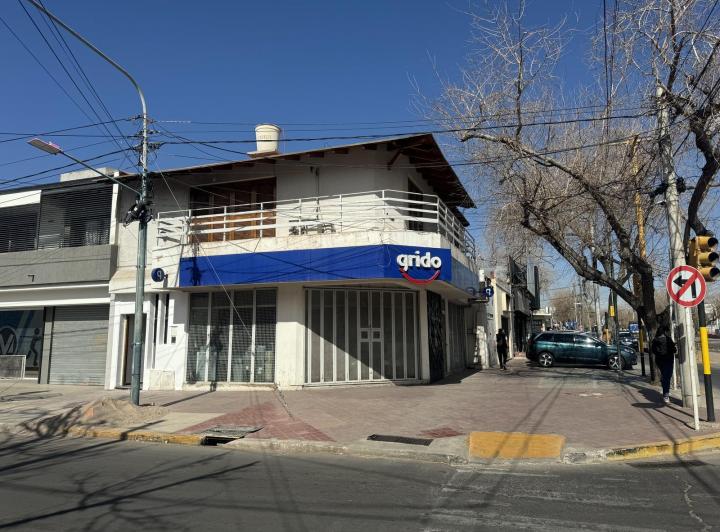 Local comercial · 180m²