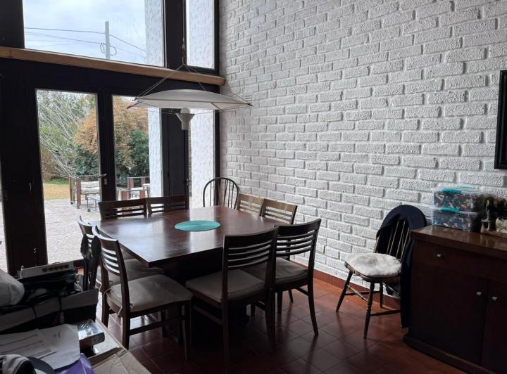 Casa · 411m² · 2 Dormitorios · 1 Cochera