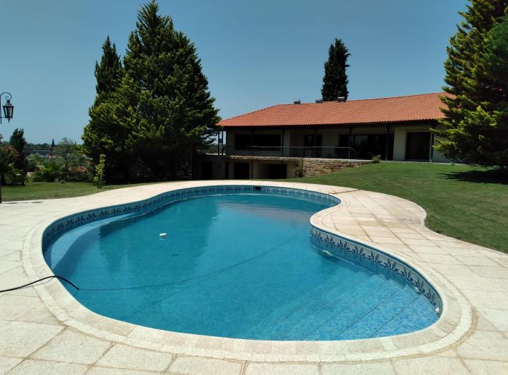 Casa · 890m² · 12 Ambientes · 6 Cocheras