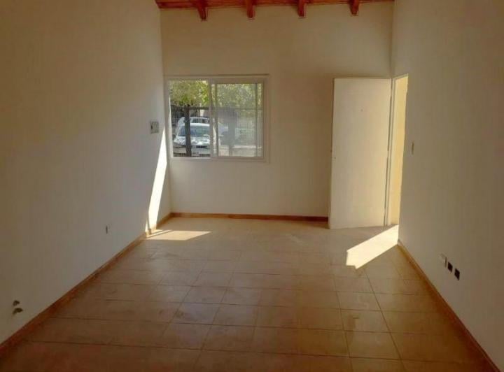 Casa · 100m² · 4 Ambientes · 1 Cochera