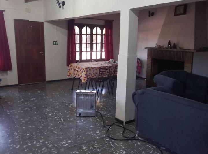 Casa · 200m² · 5 Ambientes · 1 Cochera