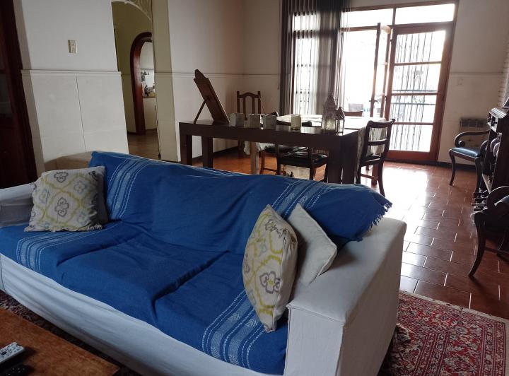 Casa · 280m² · 8 Ambientes · 1 Cochera
