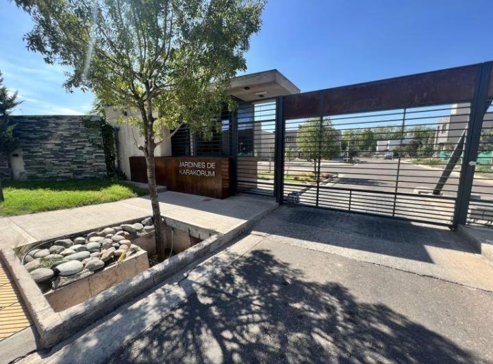 Casa · 85m² · 3 Ambientes · 1 Cochera