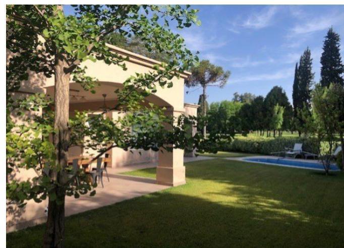 Casa · 360m² · 9 Ambientes · 2 Cocheras