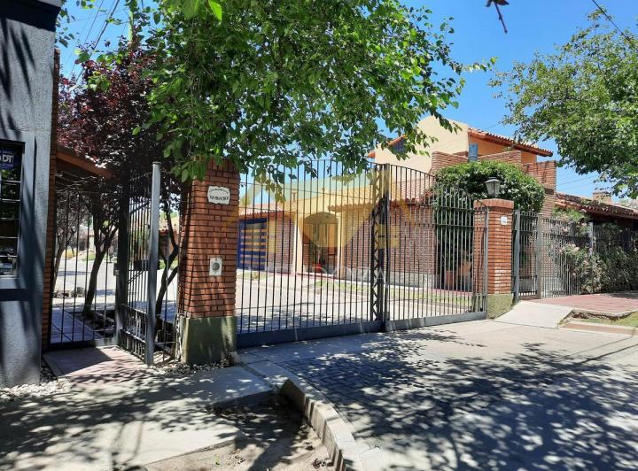 Casa · 120m² · 3 Dormitorios · 2 Cocheras