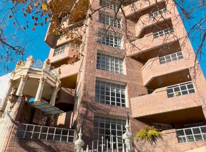 Departamento · 200m² · 6 Ambientes