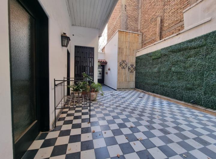 Casa · 300m² · 6 Ambientes