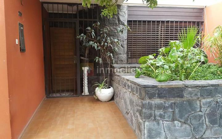 Casa · 317m² · 6 Ambientes · 2 Cocheras
