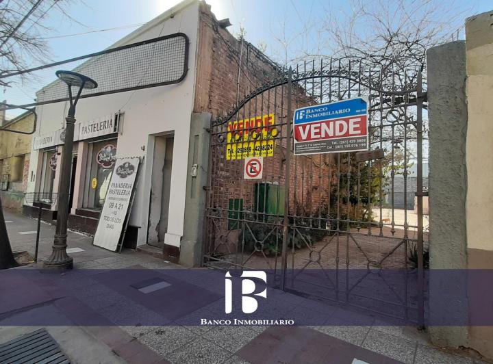 Terreno · 890m²