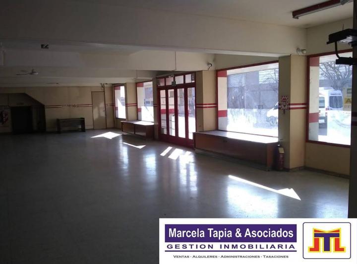 Local comercial · 270m²