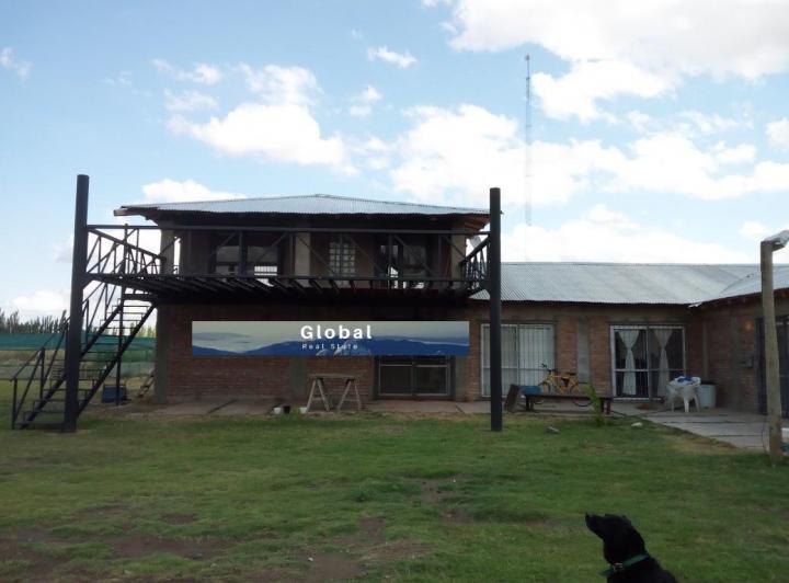 Campo · 271m² · 5 Ambientes · 2 Cocheras
