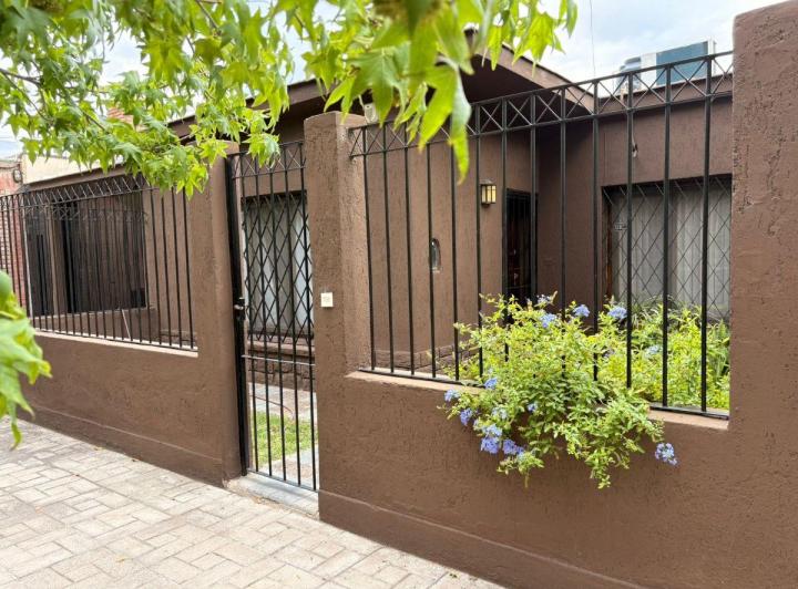 Casa · 120m² · 1 Ambiente · 2 Cocheras
