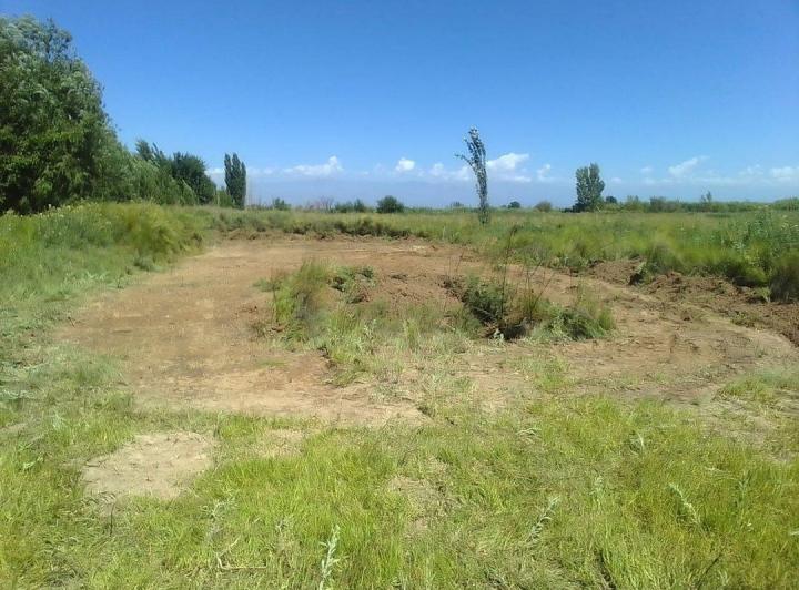 Terreno · 736m²
