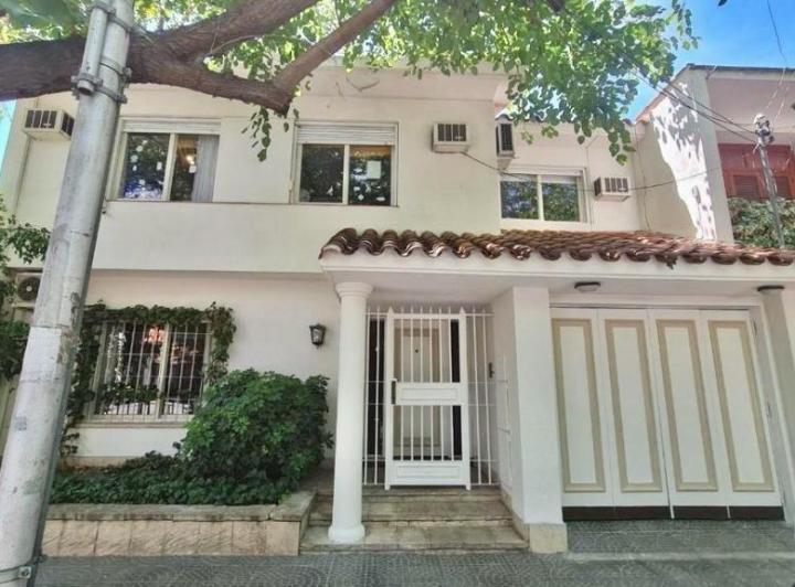Casa · 300m² · 4 Dormitorios
