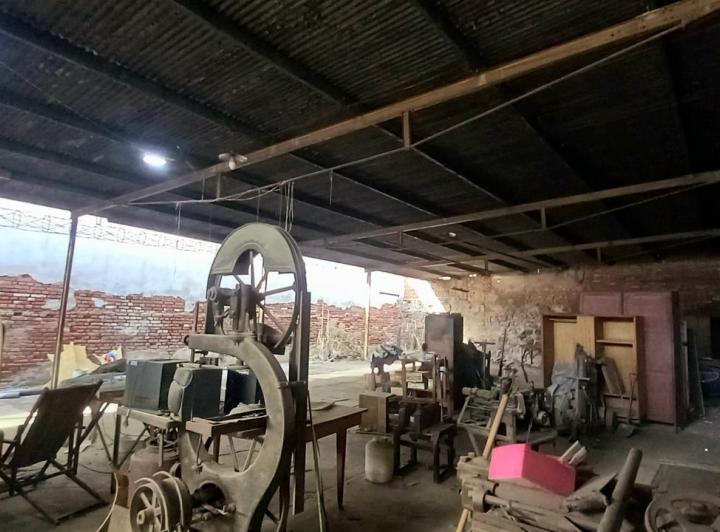 Bodega-Galpón · 660m² · 7 Ambientes · 1 Cochera