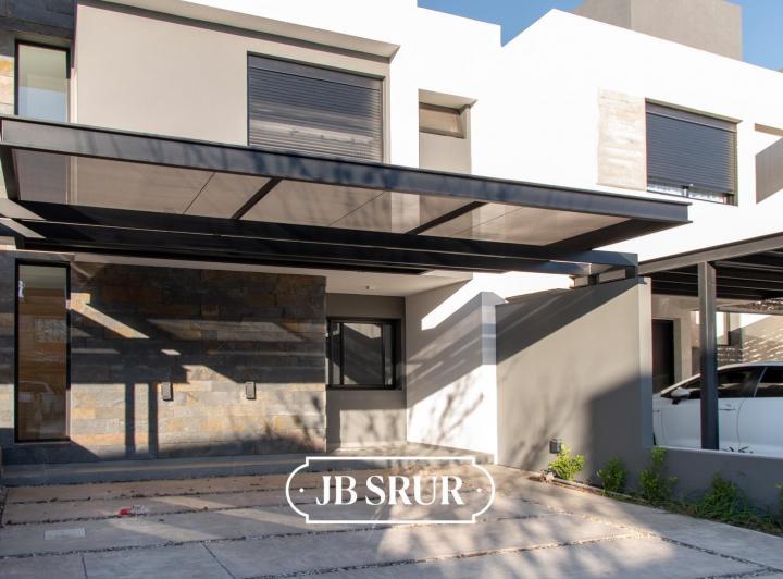 Casa · 160m² · 4 Ambientes · 3 Cocheras