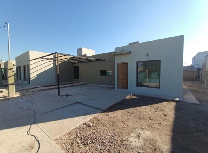 Casa · 121m² · 5 Ambientes · 2 Cocheras
